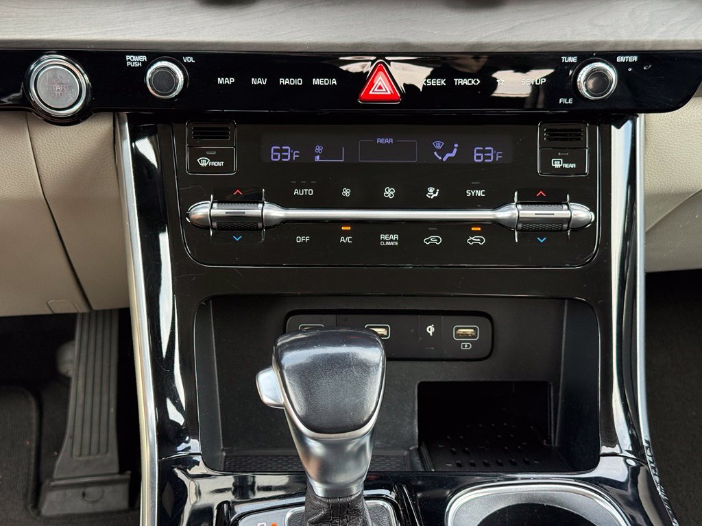 Used 2022 Kia Carnival EX FWD image 13