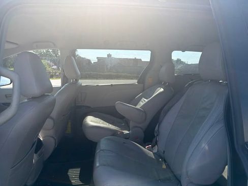 Used 2014 Toyota Sienna LE FWD image 10