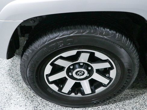 Used 2023 Toyota 4Runner TRD Off-Road Premium AWD/4WD image 11