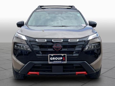 Used 2025 Nissan Rogue SV AWD/4WD image 4