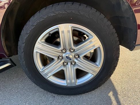 Used 2020 Ford Expedition XLT w/ Equipment Group 202A AWD/4WD image 30