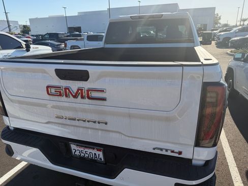 Used 2024 GMC Sierra 2500 AT4 w/ AT4 Premium Plus Package AWD/4WD image 4