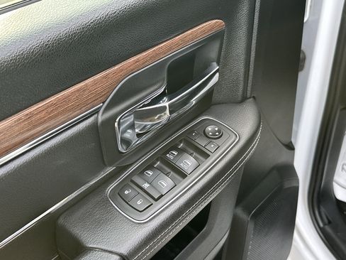 Used 2018 RAM 1500 Laramie image 15