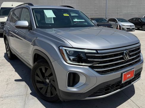 Used 2024 Volkswagen Atlas SE w/ Panoramic Sunroof Package FWD image 1