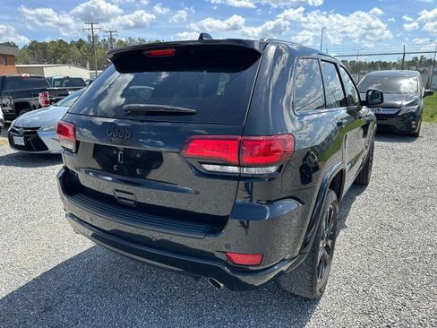 Used 2018 Jeep Grand Cherokee Altitude image 7