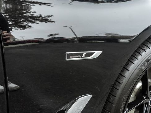Used 2023 BMW 530e RWD image 4