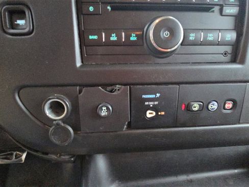 Used 2017 Chevrolet Express 3500 LT w/ LT Preferred Equipment Group image 21