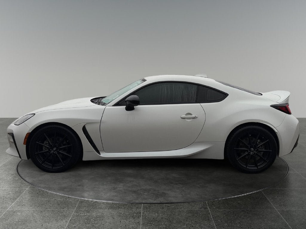 Used 2024 Toyota GR86 Premium RWD image 5