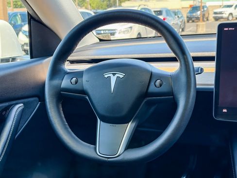 Used 2022 Tesla Model Y Performance AWD/4WD image 14