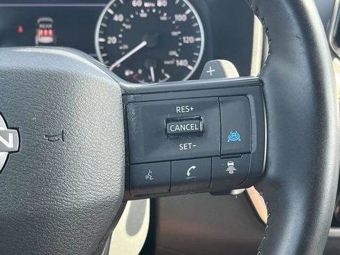 Used 2025 Nissan Rogue SV FWD image 28