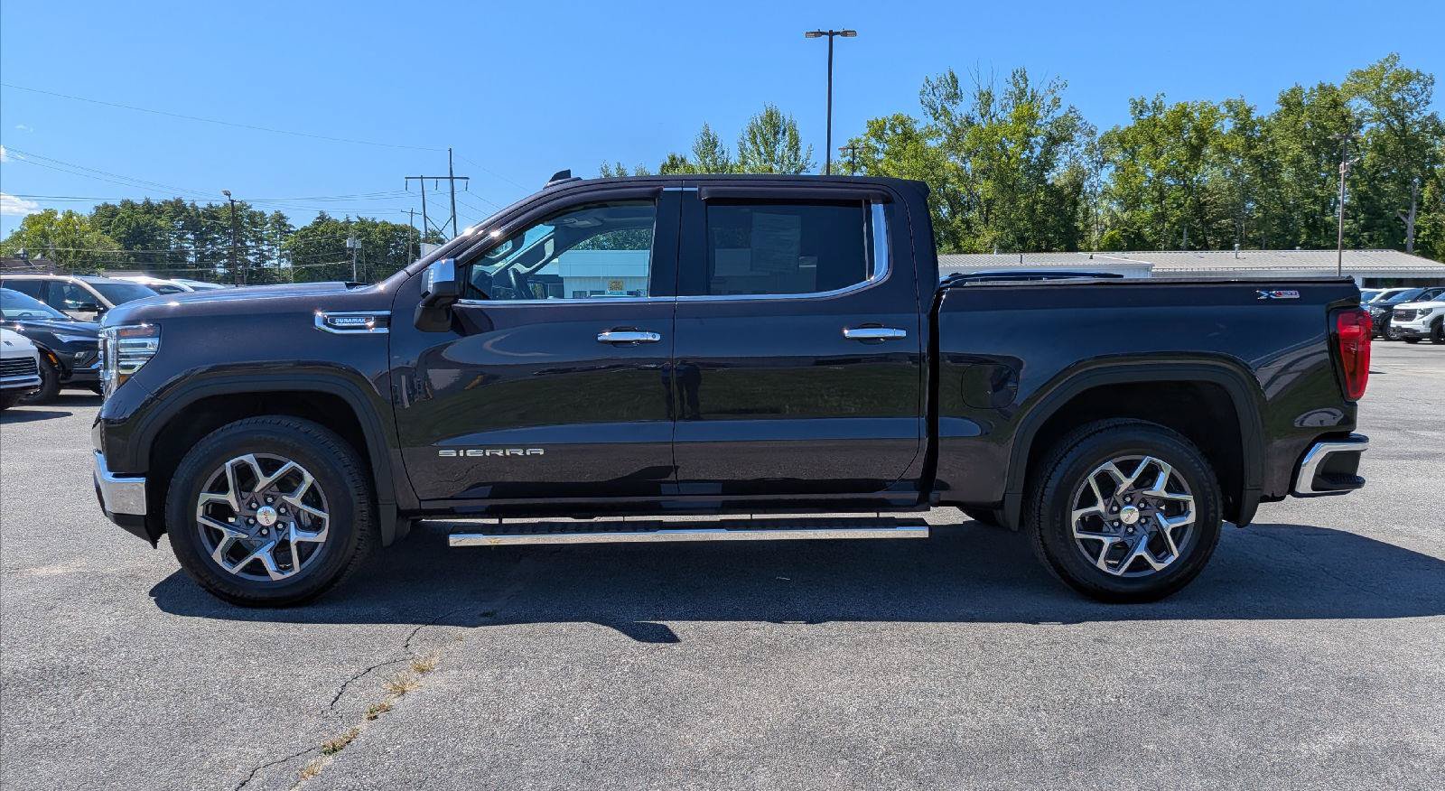 Used 2023 GMC Sierra 1500 SLT w/ SLT Convenience Package AWD/4WD image 6