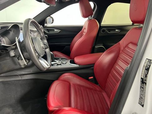 Used 2022 Alfa Romeo Giulia Veloce image 24