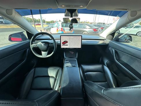 Used 2021 Tesla Model Y Long Range AWD/4WD image 2