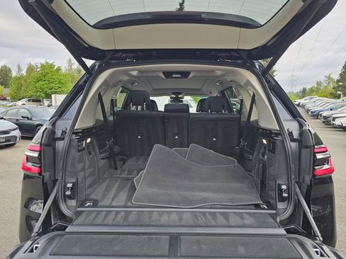 Used 2025 BMW X7 xDrive40i AWD/4WD image 16