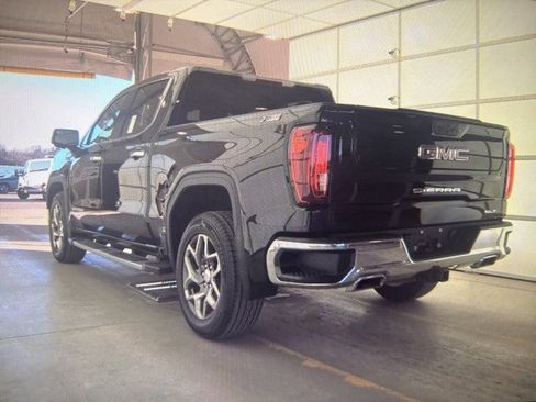 Used 2023 GMC Sierra 1500 SLT w/ SLT Premium Package image 6