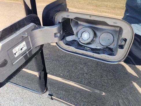 Used 2022 Chevrolet Colorado LT w/ Fleet Safety Package image 11