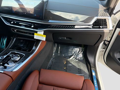 New 2026 BMW X5 M60i image 18