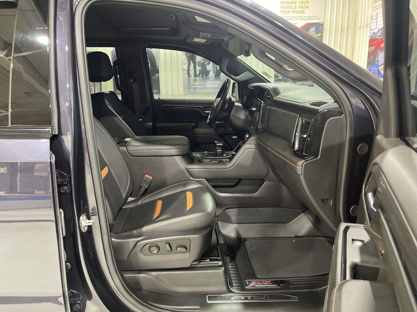 Used 2024 GMC Sierra 1500 AT4 w/ Technology Package AWD/4WD image 19