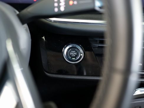 Used 2025 Buick Envision Preferred image 24