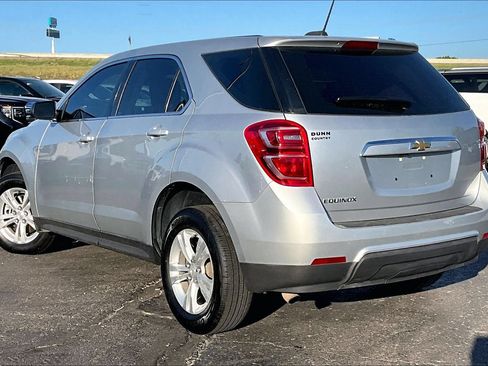 Used 2017 Chevrolet Equinox LS FWD image 12