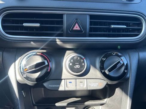 Used 2020 Hyundai Kona SEL w/ Cargo Package image 18