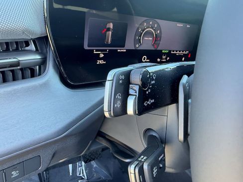 New 2026 Audi Q3 quattro 2.0T AWD/4WD image 21