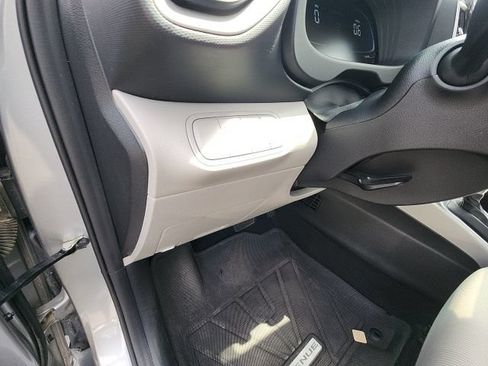 Certified 2024 Hyundai Venue SEL FWD image 26