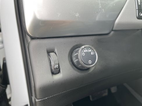 Used 2019 Chevrolet Tahoe LT image 17