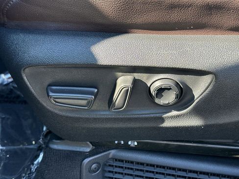 Used 2023 Toyota Sienna Platinum image 22