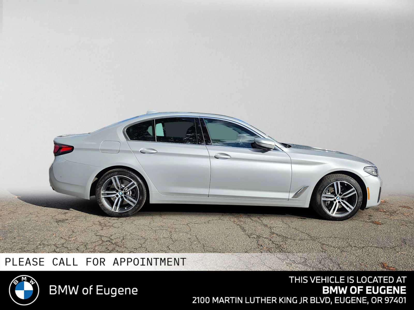 Used 2021 BMW 540i w/ Premium Package RWD image 2