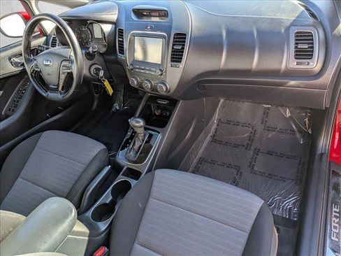 Used 2018 Kia Forte S image 21