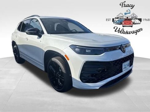 New 2026 Volkswagen Tiguan SE R-Line image 1