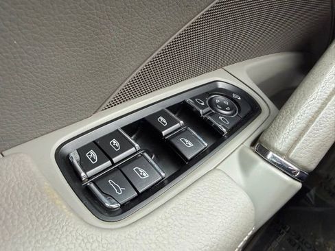 Used 2011 Porsche Cayenne image 16