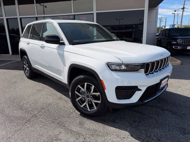 New 2027 Jeep Grand Cherokee 4WD image 2