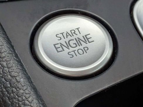 Used 2025 Volkswagen Jetta SE FWD image 37