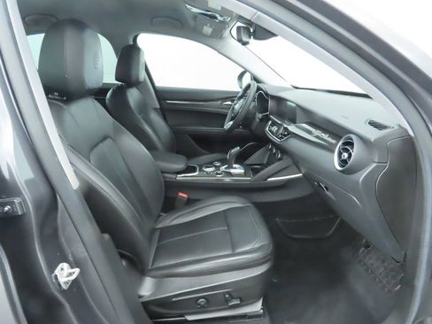 Used 2020 Alfa Romeo Stelvio image 20
