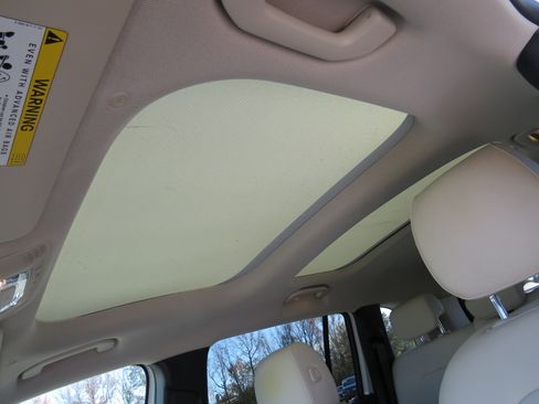 Used 2022 Mercedes-Benz GLB 250 4MATIC image 18