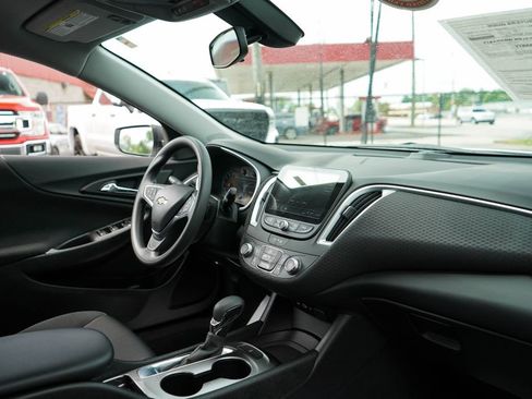 Used 2022 Chevrolet Malibu LS FWD image 13