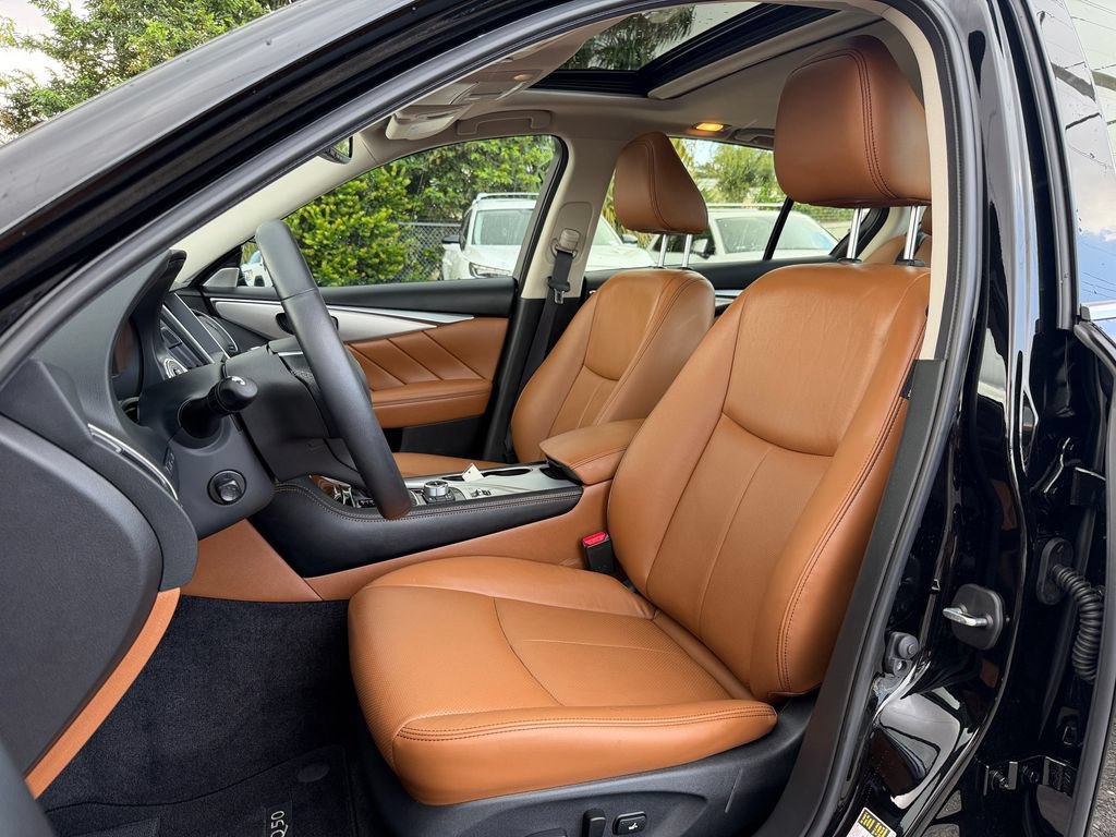 Used 2023 INFINITI Q50 Luxe w/ Cargo Package RWD image 9