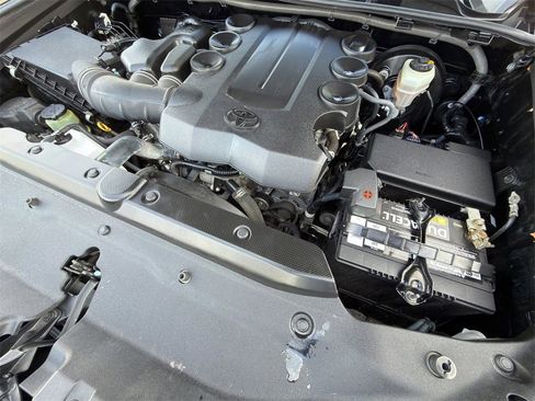 Used 2018 Toyota 4Runner Limited image 31