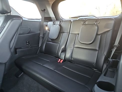 Used 2021 Ford Explorer XLT w/ Equipment Group 202A image 13