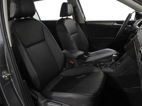 Certified 2024 Volkswagen Tiguan SE image 16