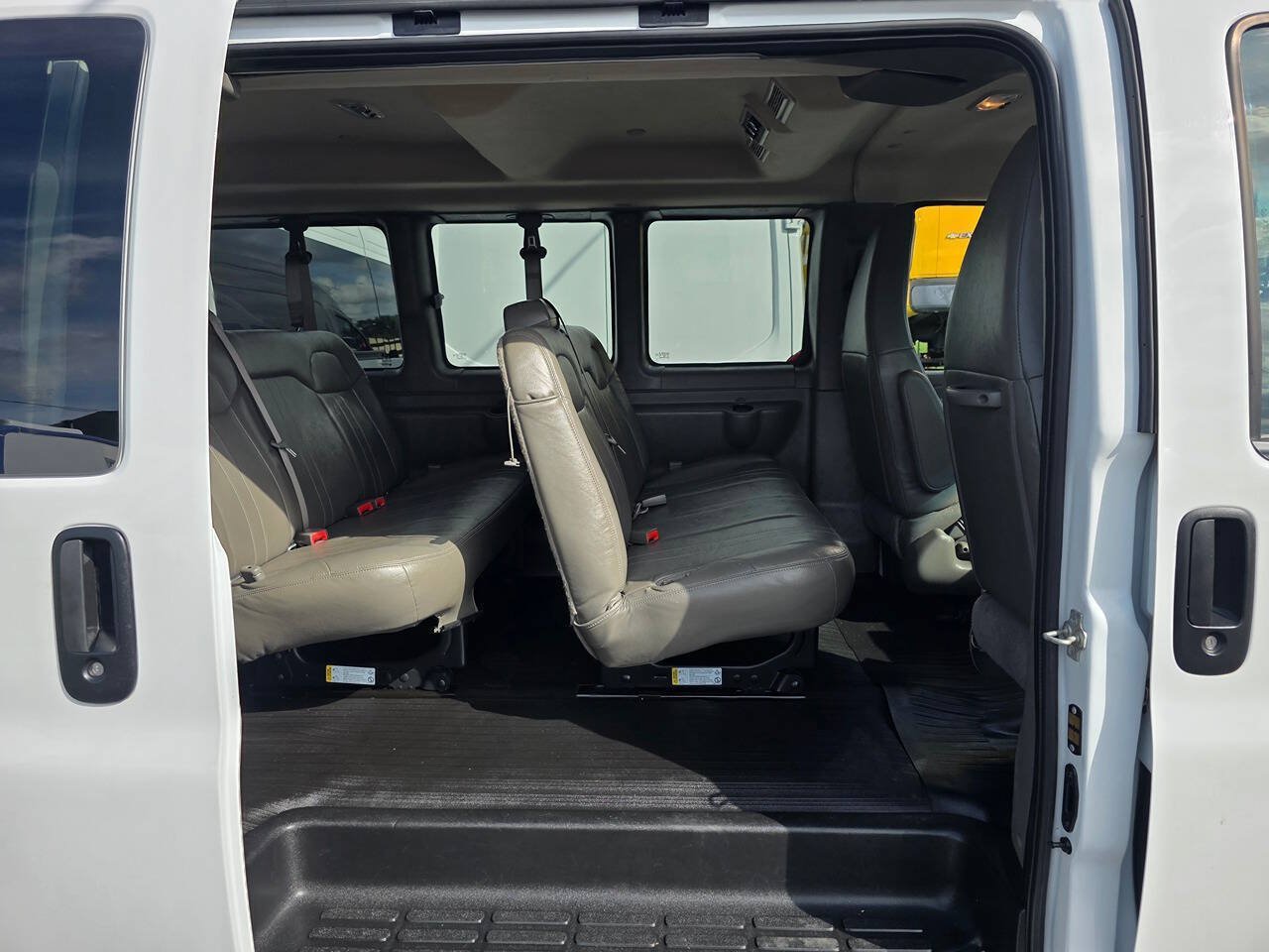 Used 2024 Chevrolet Express 3500 LS RWD image 19