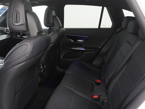 Used 2024 Mercedes-Benz GLC 300 4MATIC image 18