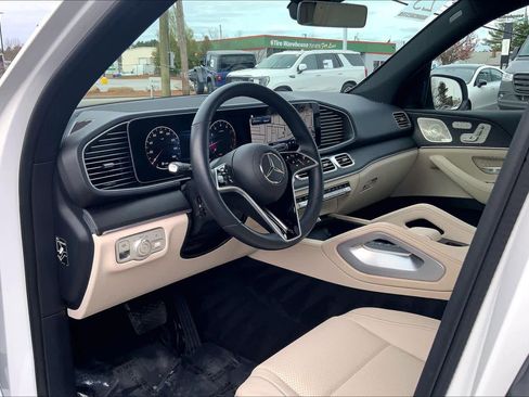 Certified 2025 Mercedes-Benz GLE 450 4MATIC image 17