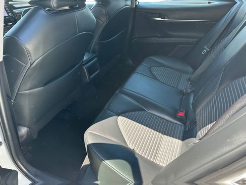 Used 2023 Toyota Camry SE FWD image 9