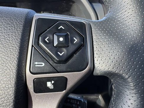 Used 2022 Toyota 4Runner Limited image 19