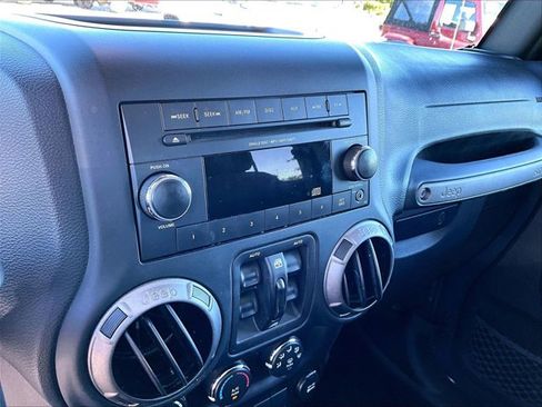 Used 2018 Jeep Wrangler Unlimited Sport S image 21