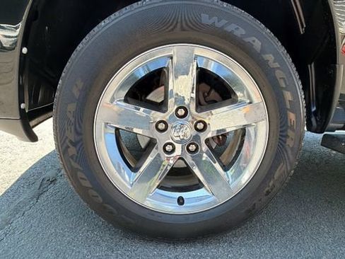Used 2017 RAM 1500 Express AWD/4WD image 9