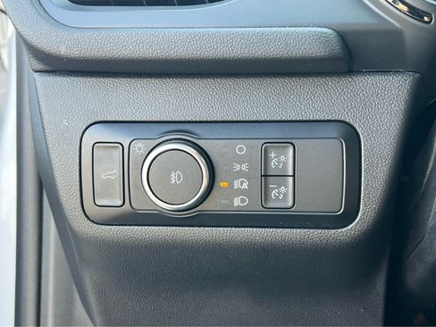 Certified 2025 Ford Escape ST-Line Select AWD/4WD image 31